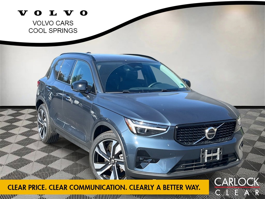 New 2026 Volvo XC40 B5 Ultra w/ Climate Package