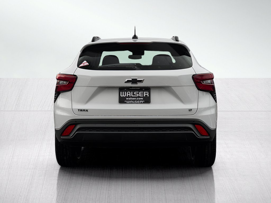 New 2026 Chevrolet Trax LT w/ Driver Confidence Package FWD image 5
