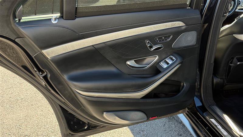 Used 2015 Mercedes-Benz S 63 AMG 4MATIC Sedan image 46