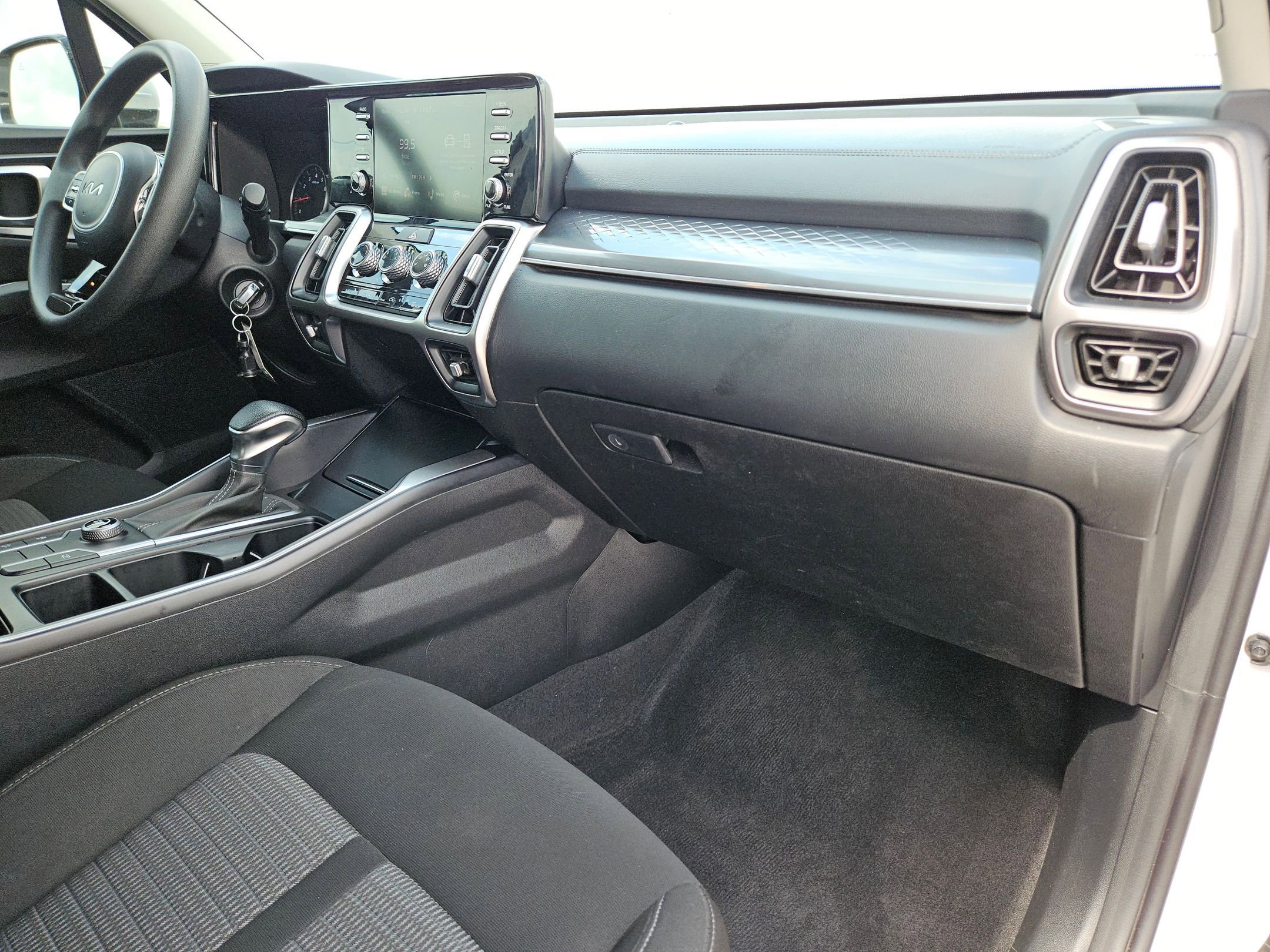 Used 2023 Kia Sorento LX FWD image 28