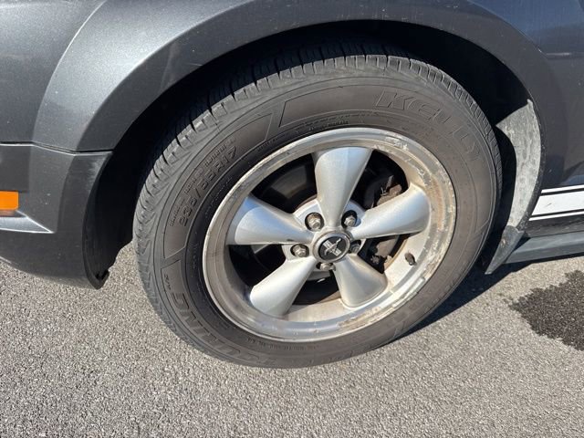 Used 2007 Ford Mustang Deluxe image 10