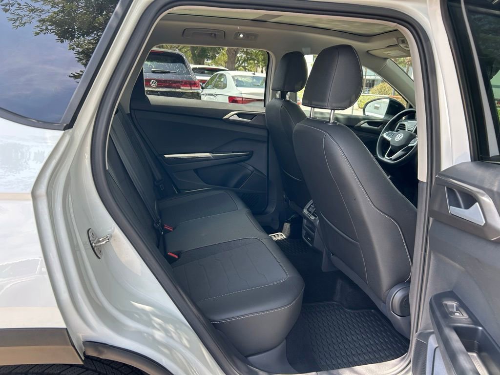 Used 2025 Volkswagen Taos SE FWD image 49