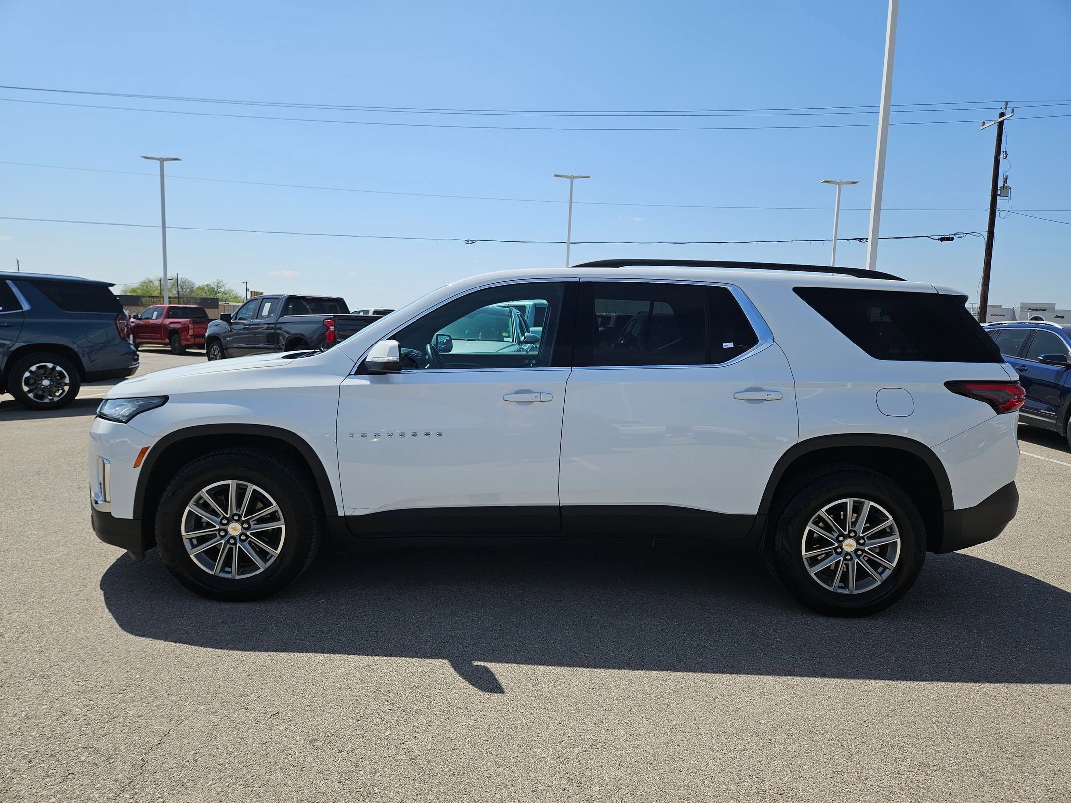 Used 2023 Chevrolet Traverse LT image 6