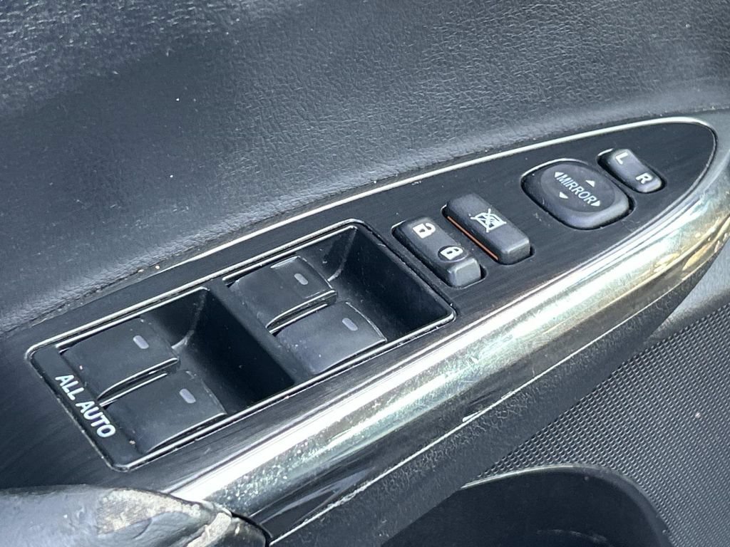 Used 2015 Toyota Avalon XLE FWD image 19