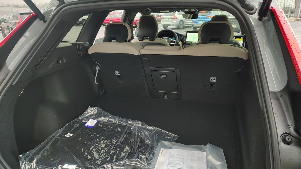 New 2026 Volvo XC60 B5 Plus w/ Climate Package AWD/4WD image 27