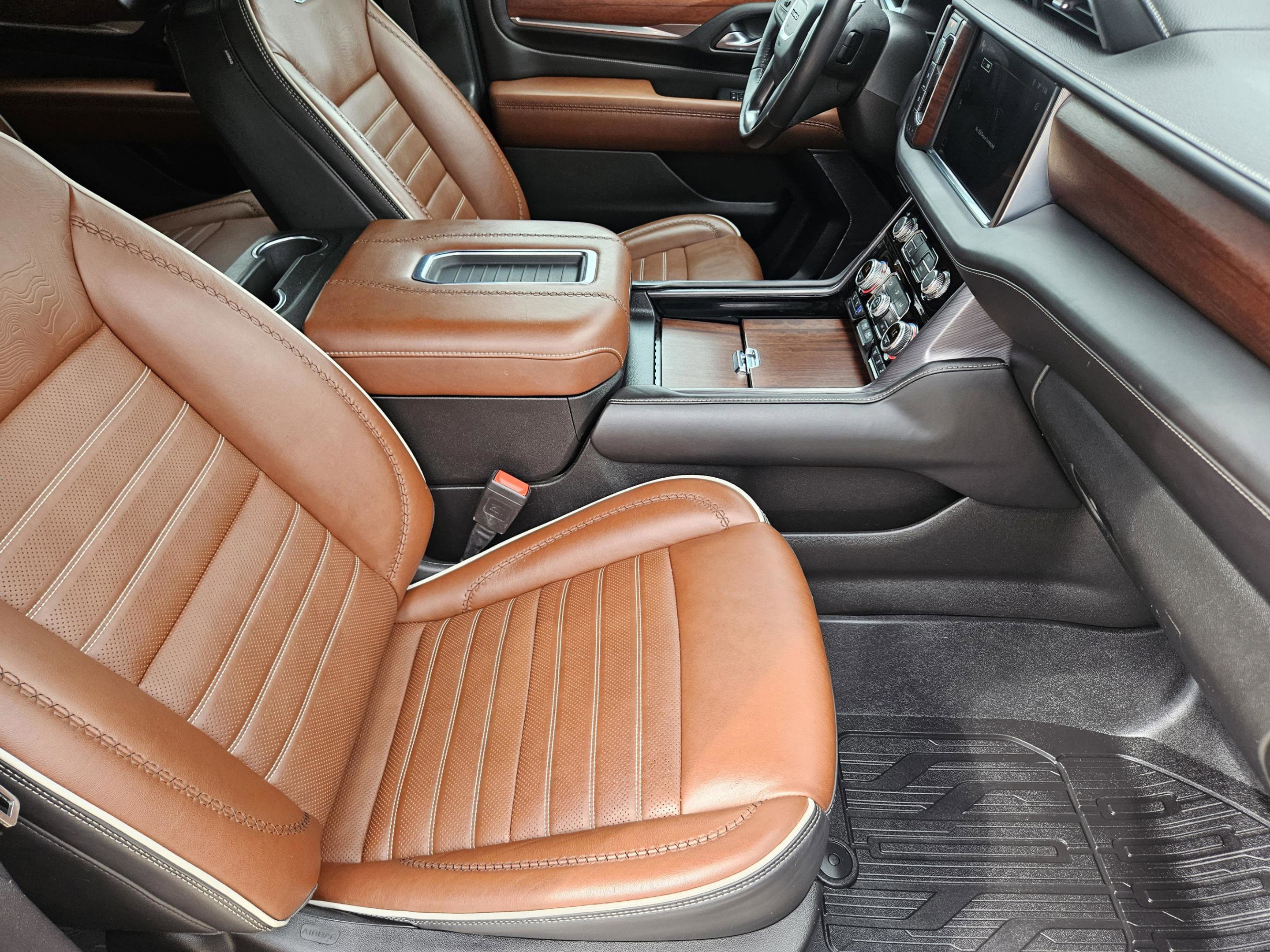 Used 2023 GMC Yukon Denali Ultimate image 17