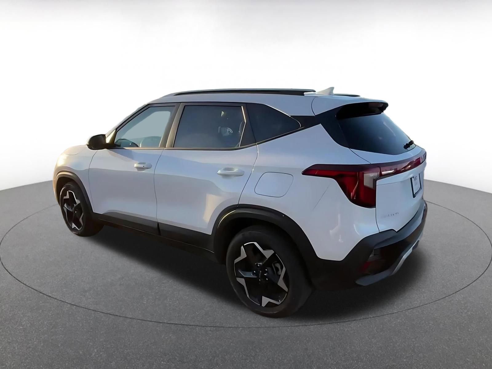 Used 2025 Kia Seltos S image 9