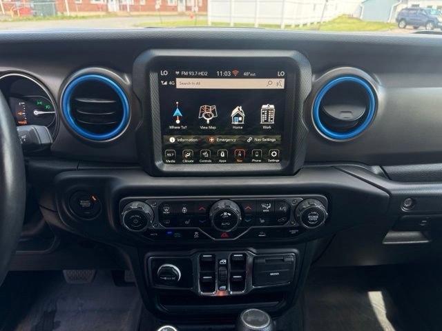 Used 2023 Jeep Wrangler Unlimited w/ Cold Weather Group AWD/4WD image 18