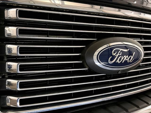 Certified 2022 Ford F450 Lariat w/ Lariat Ultimate Package AWD/4WD image 28