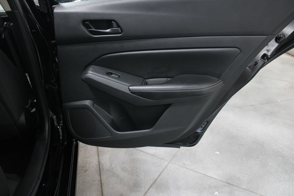 Used 2024 Nissan Altima 2.5 SV FWD image 34