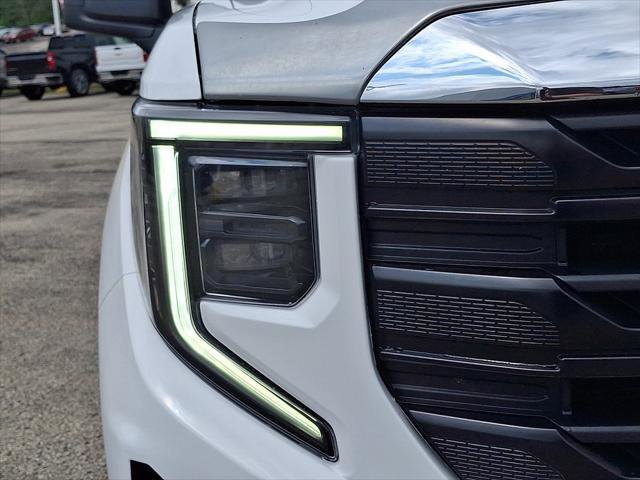 Used 2022 GMC Sierra 1500 Pro w/ Pro Value Package AWD/4WD image 9