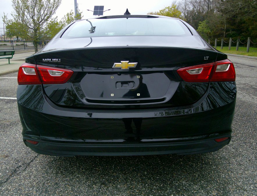 Used 2017 Chevrolet Malibu LT w/ Leather Package FWD image 12