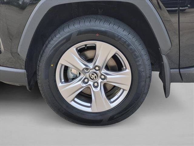 Used 2025 Toyota RAV4 XLE FWD image 22