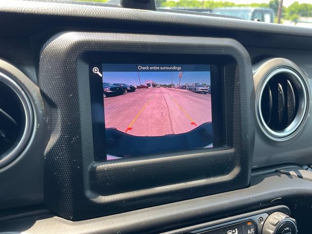 Used 2021 Jeep Gladiator Overland w/ Trailer Tow Package AWD/4WD image 30