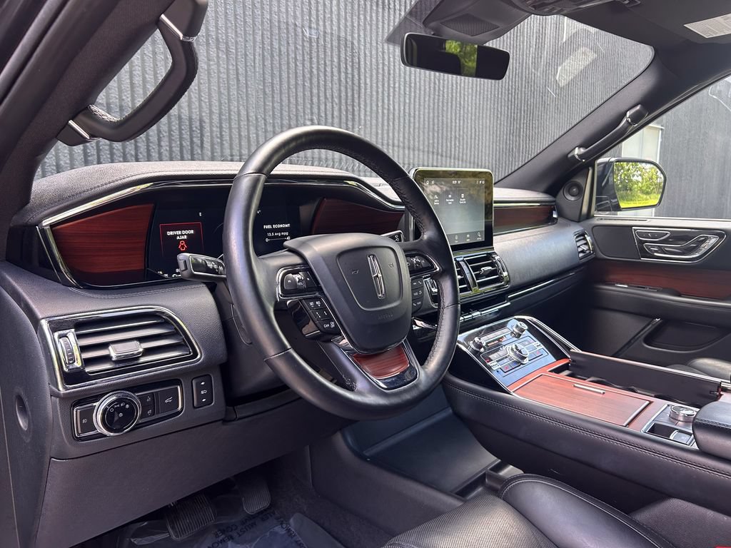 Used 2021 Lincoln Navigator L Reserve AWD/4WD image 10
