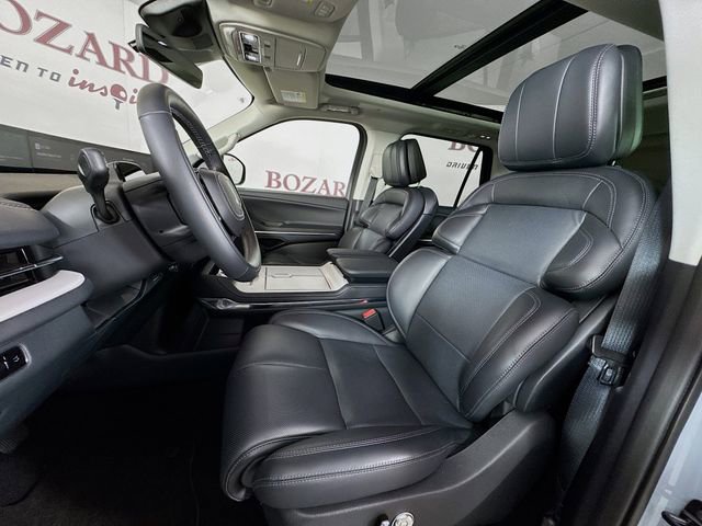 New 2025 Lincoln Navigator Reserve AWD/4WD image 22