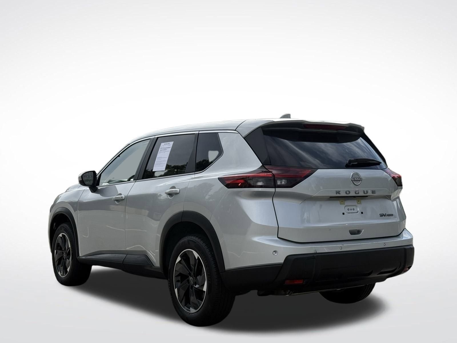 Used 2024 Nissan Rogue SV image 8