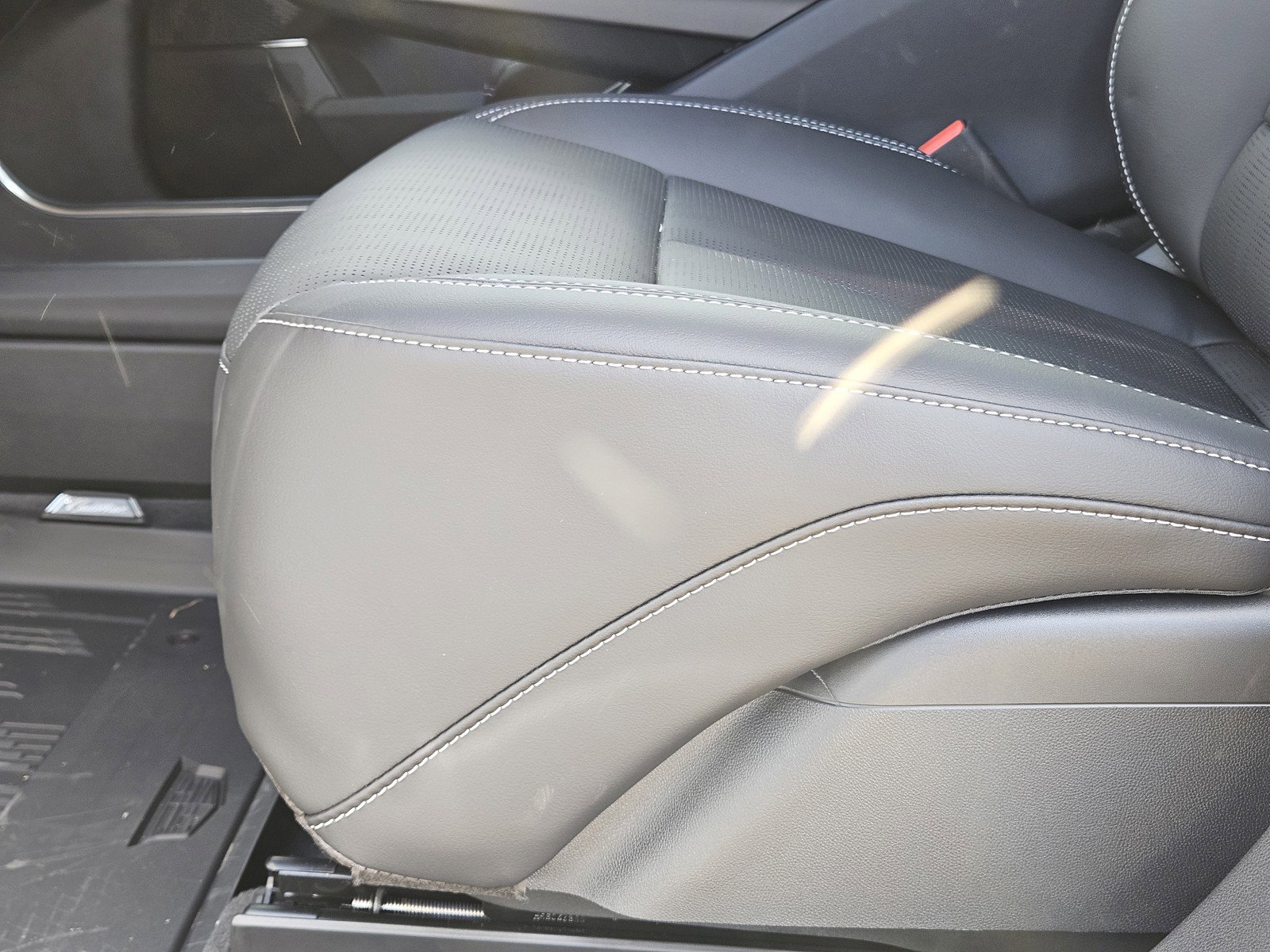 New 2026 Cadillac Lyriq Sport w/ LPO, Floor Liner Package image 17