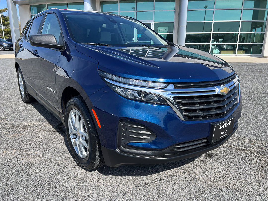 Used 2023 Chevrolet Equinox LS image 9