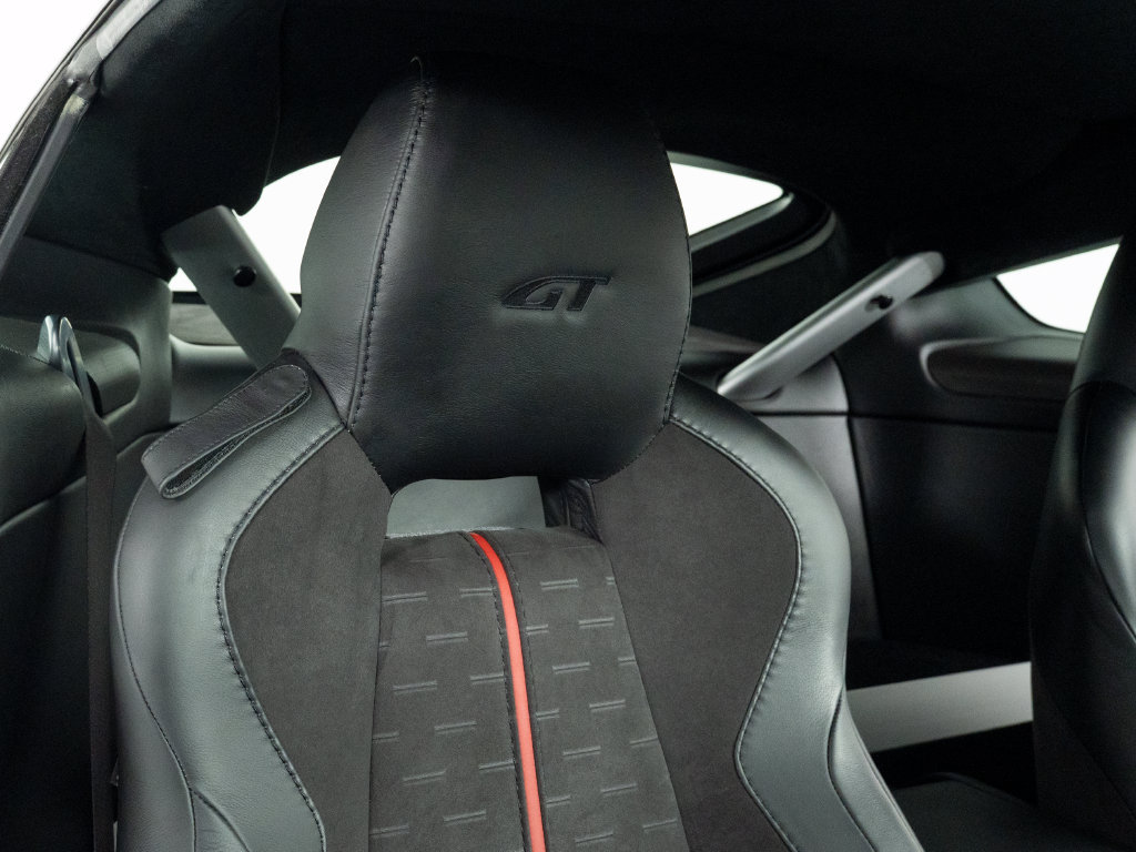 Used 2015 Aston Martin V8 Vantage GT RWD image 42