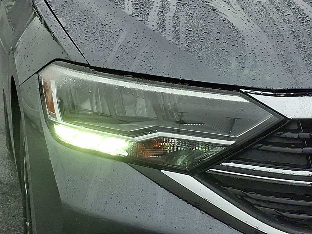 Used 2024 Volkswagen Jetta SE image 11