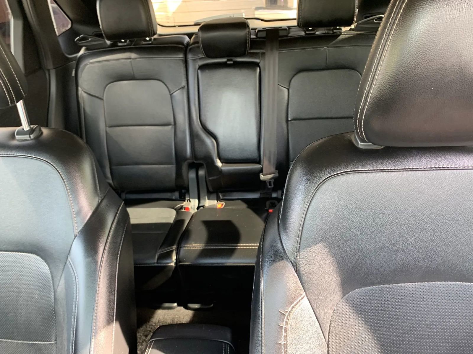 Used 2020 Ford Escape Titanium image 11