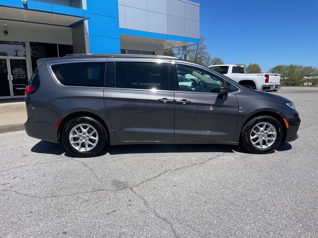 Used 2022 Chrysler Pacifica Touring-L FWD image 50