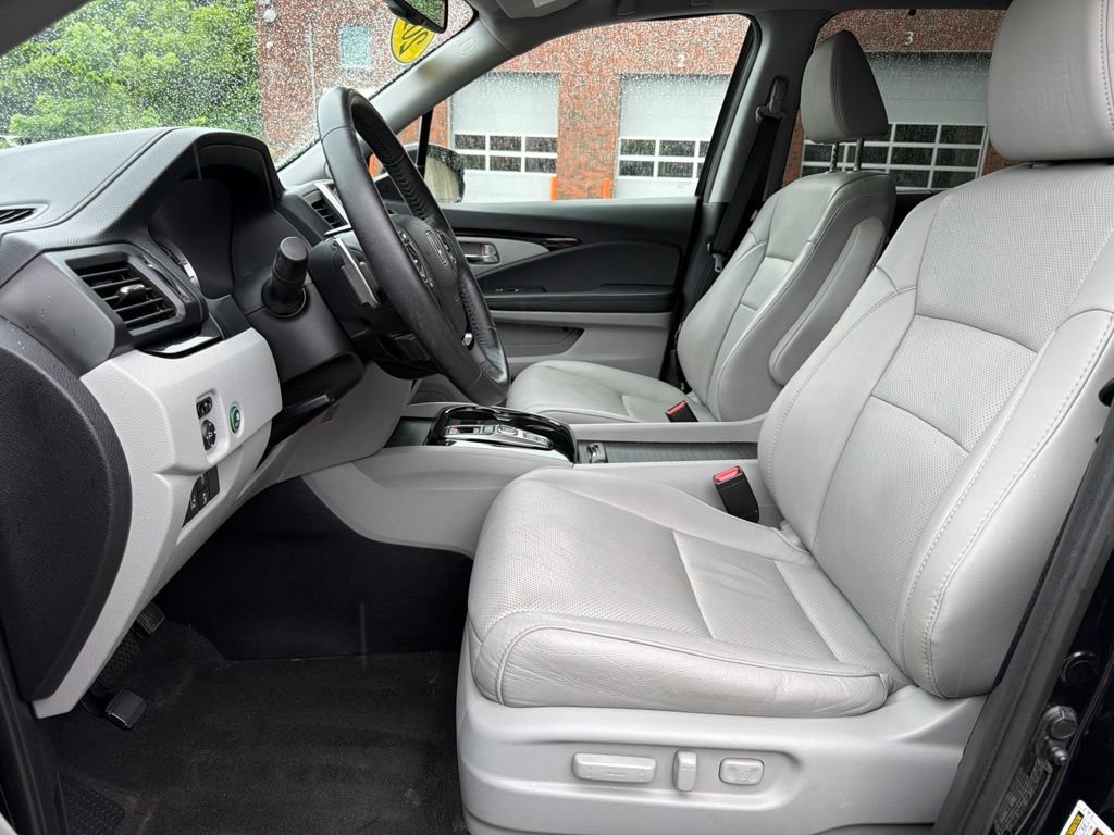 Used 2017 Honda Pilot Elite image 12