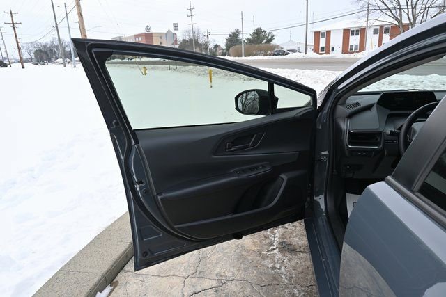 Used 2023 Toyota Prius LE image 25