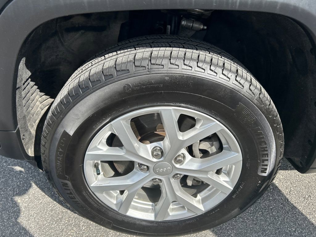 Used 2023 Jeep Grand Cherokee L Limited w/ Trailer Tow Group (B) AWD/4WD image 17