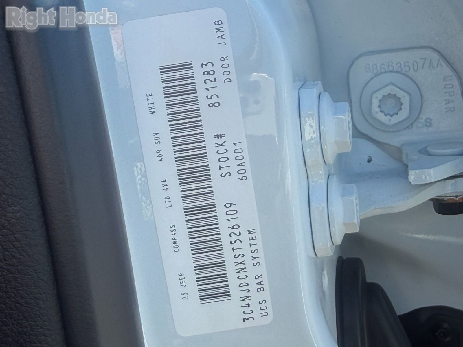 Used 2025 Jeep Compass Limited image 34