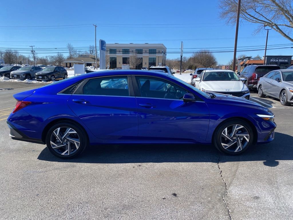 Certified 2025 Hyundai Elantra Limited image 2