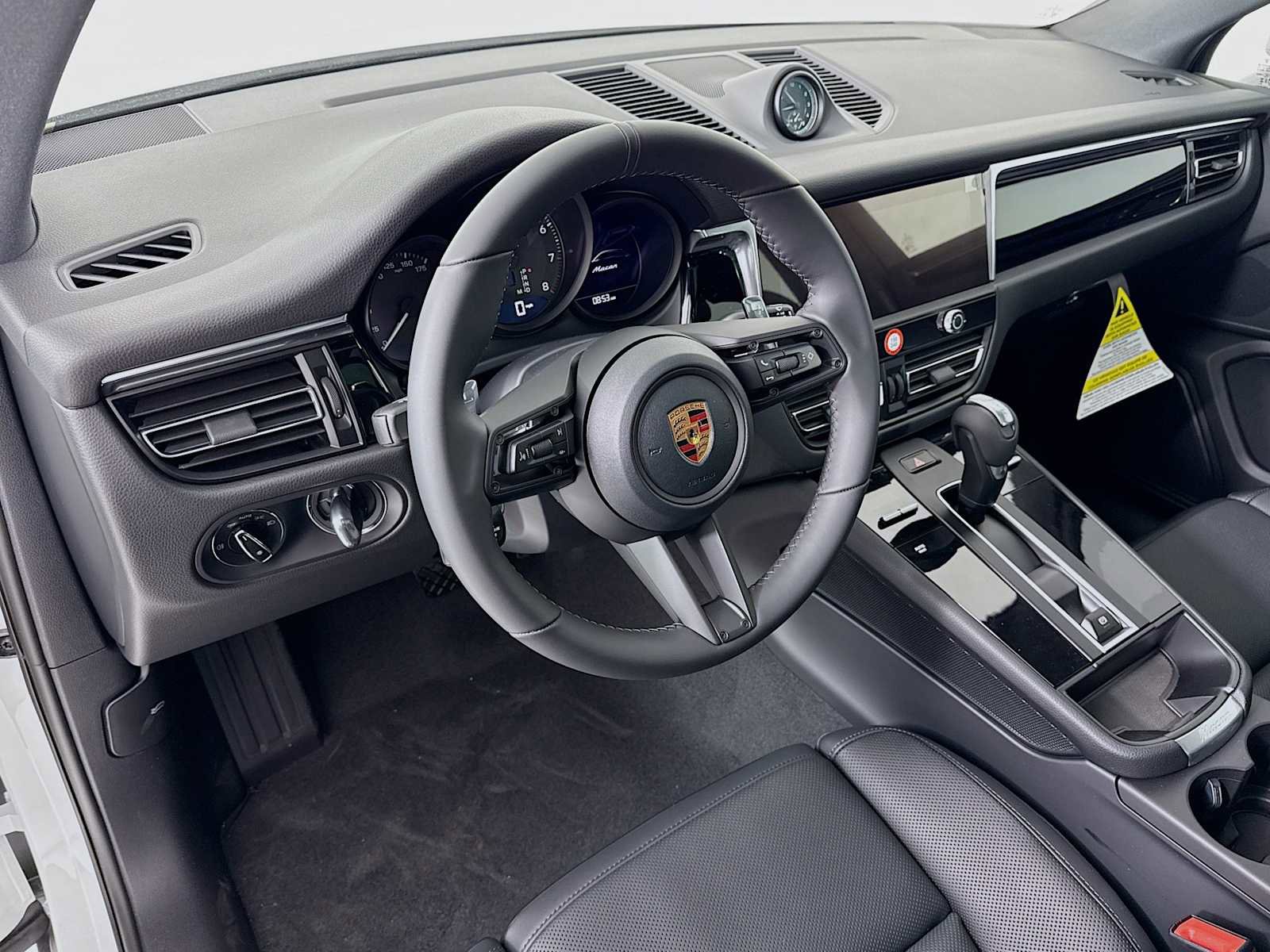 New 2026 Porsche Macan image 4