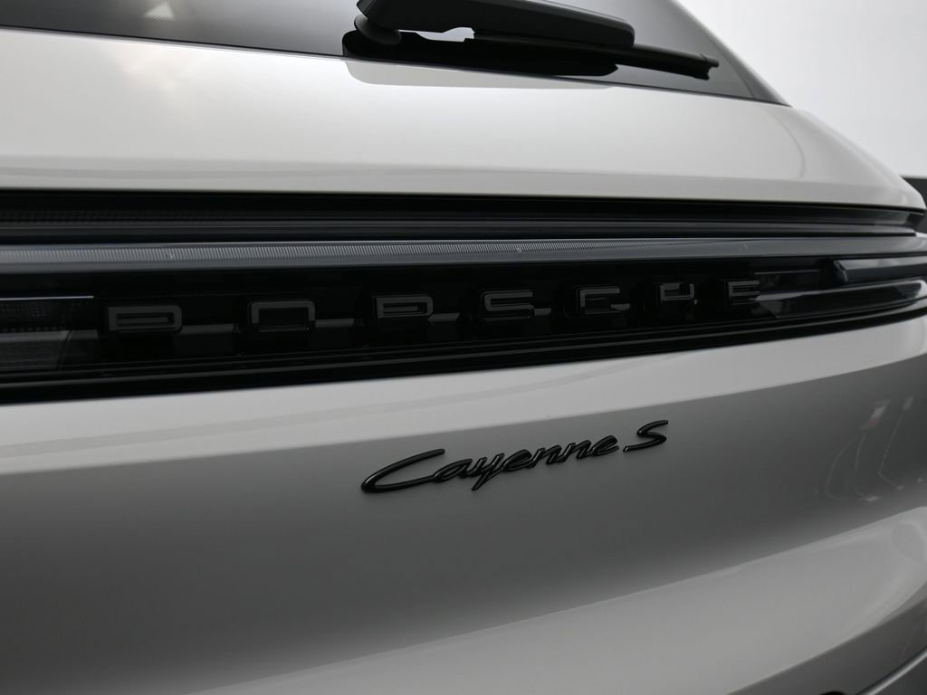 New 2026 Porsche Cayenne S image 14