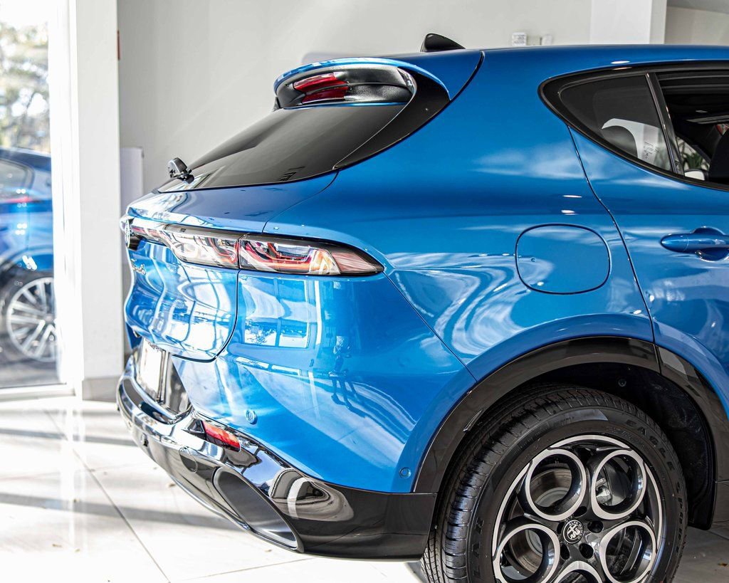 New 2025 Alfa Romeo Tonale w/ Premium Package AWD/4WD image 12