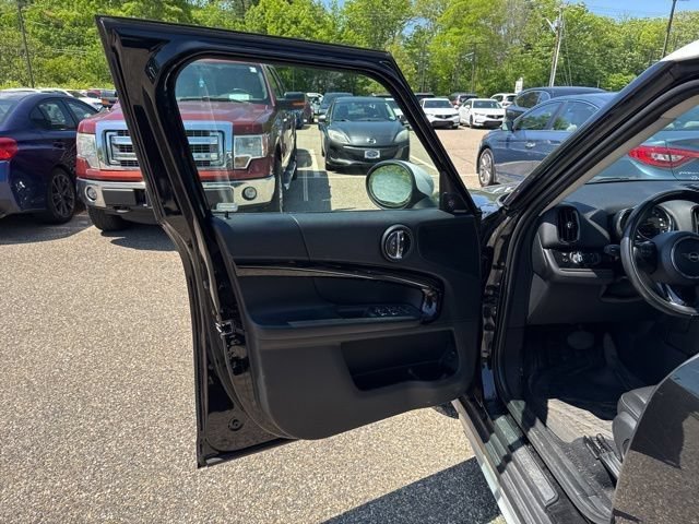 Used 2019 MINI Cooper Countryman ALL4 w/ Premium Package AWD/4WD image 8