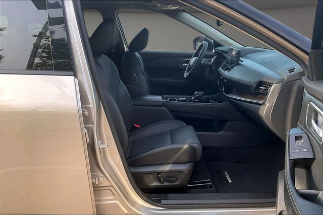 Certified 2025 Nissan Rogue Platinum AWD/4WD image 7