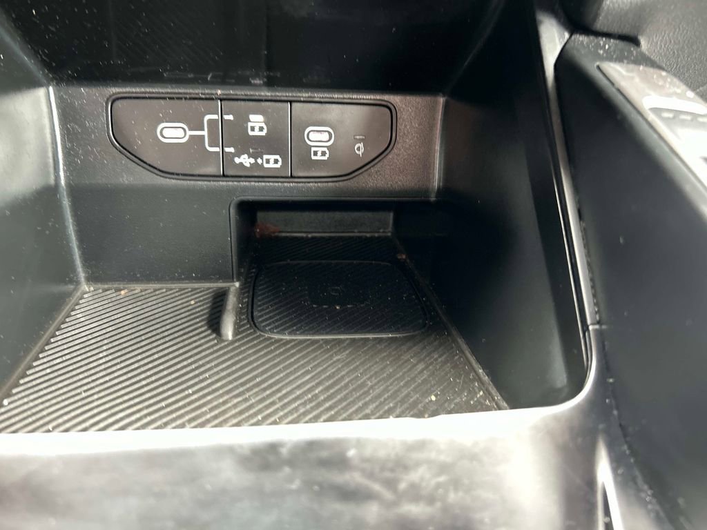 Used 2024 Kia Sorento S image 35