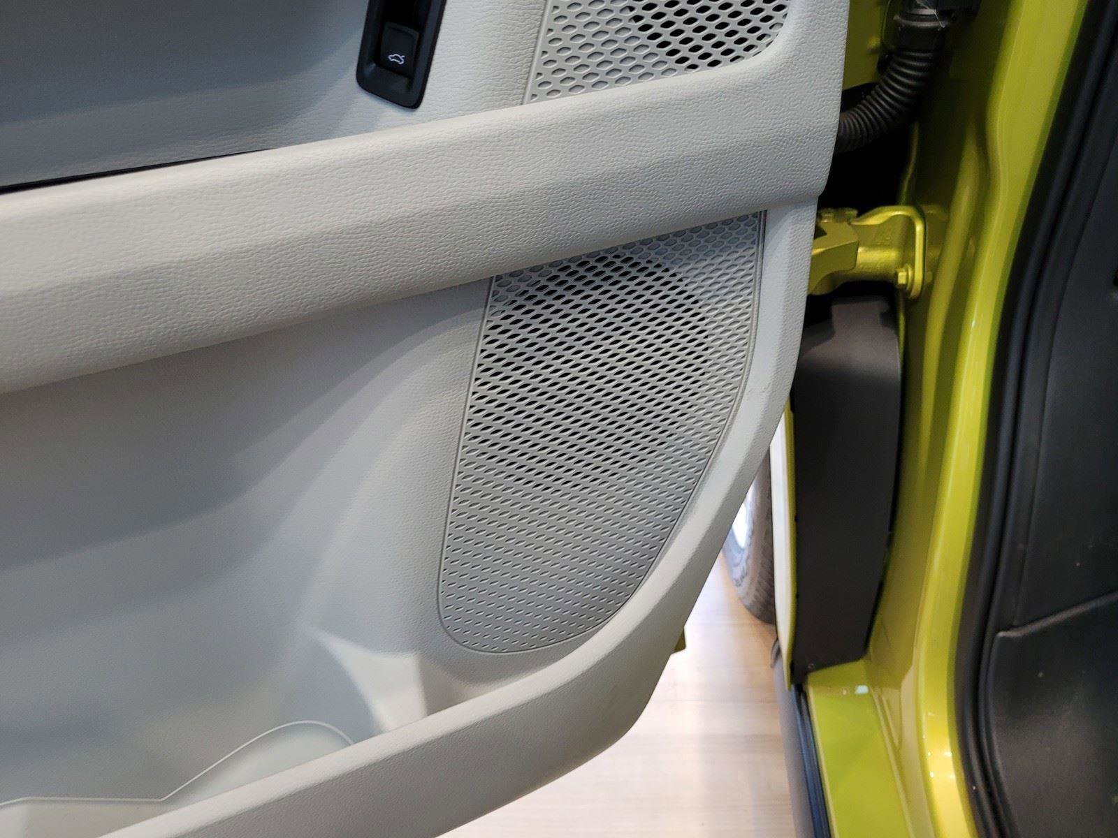 New 2025 Volkswagen ID. Buzz Pro S Plus RWD image 18