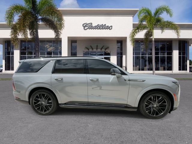 Certified 2026 Cadillac Escalade IQL Sport 1 w/ LPO, ONYX Package AWD/4WD image 16