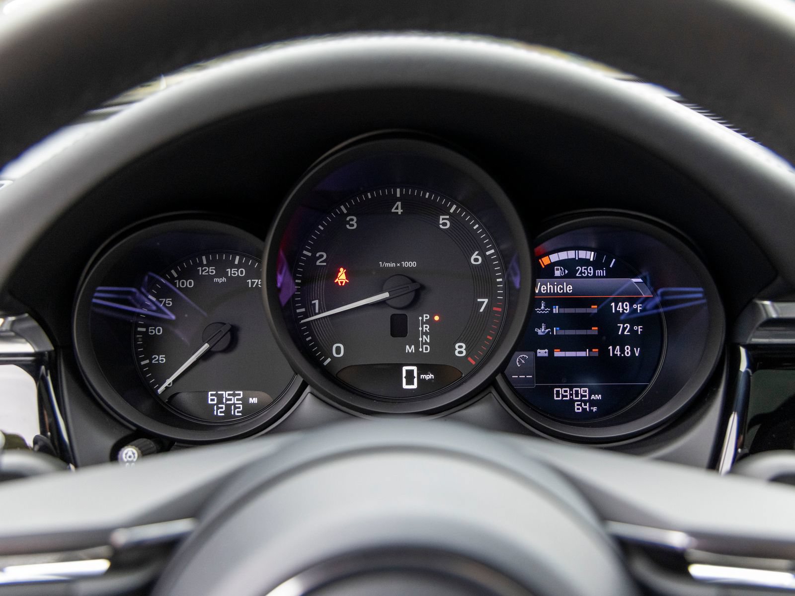 Certified 2026 Porsche Macan AWD/4WD image 38