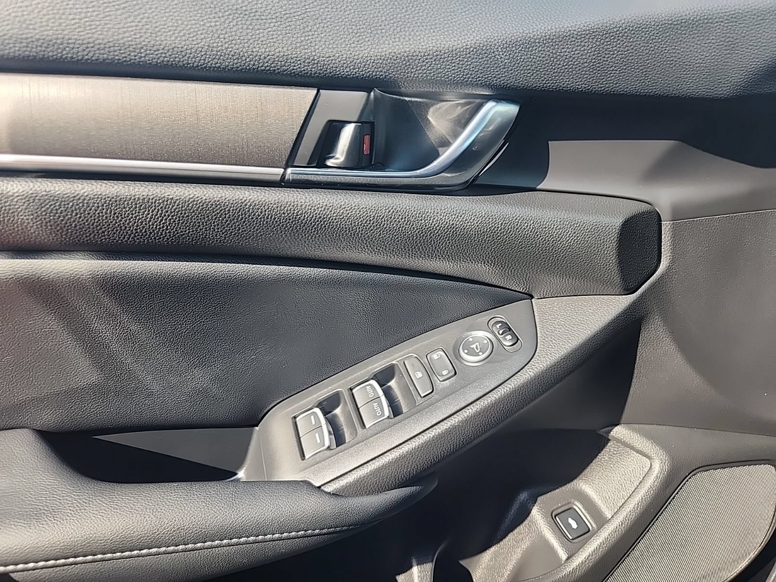 Used 2022 Honda Accord LX image 31