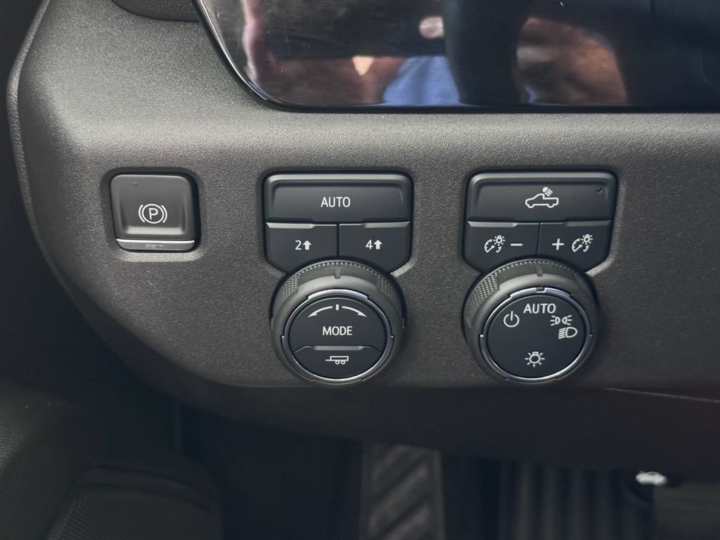 Certified 2023 Chevrolet Silverado 1500 LT AWD/4WD image 24