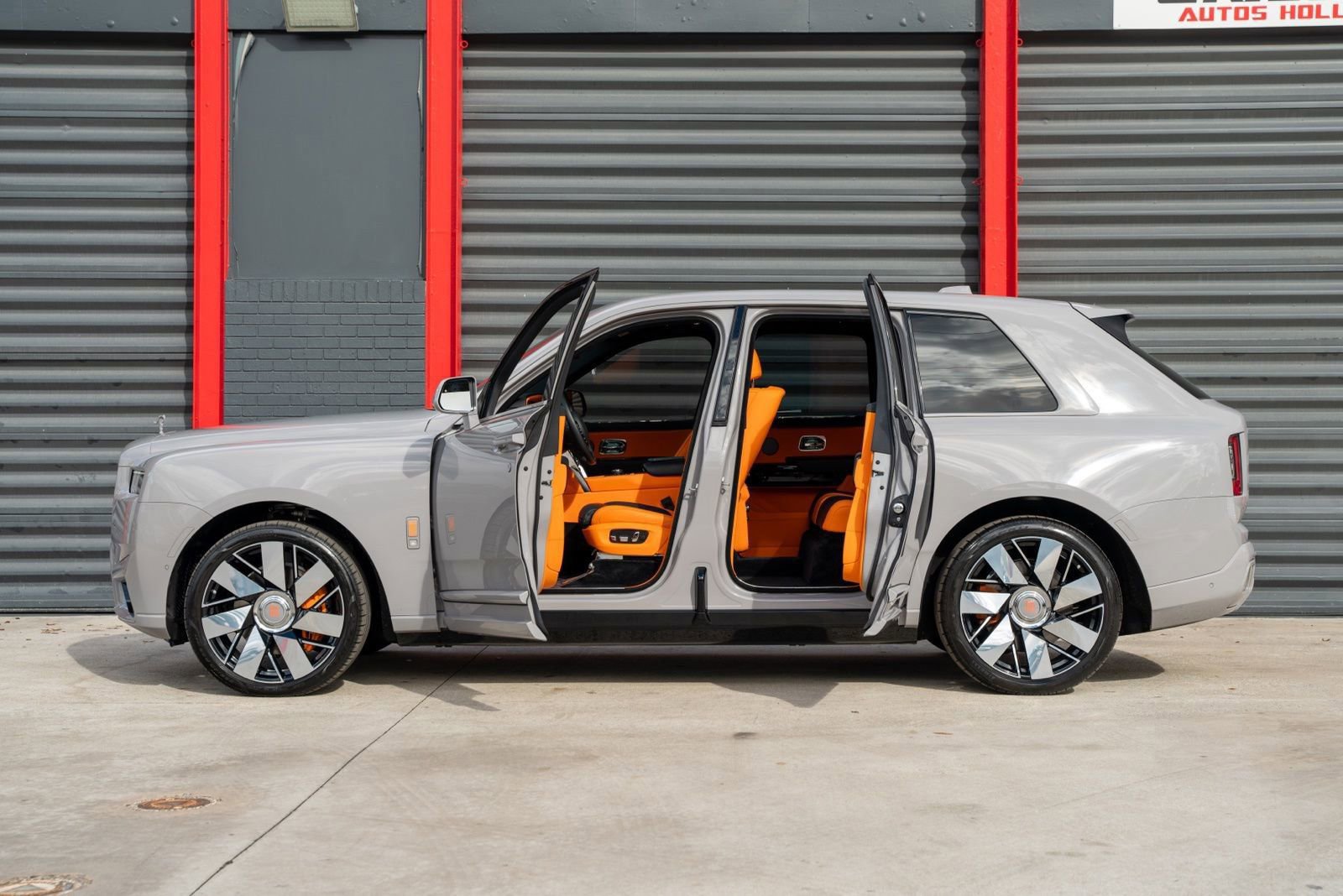 Used 2025 Rolls-Royce Cullinan image 8