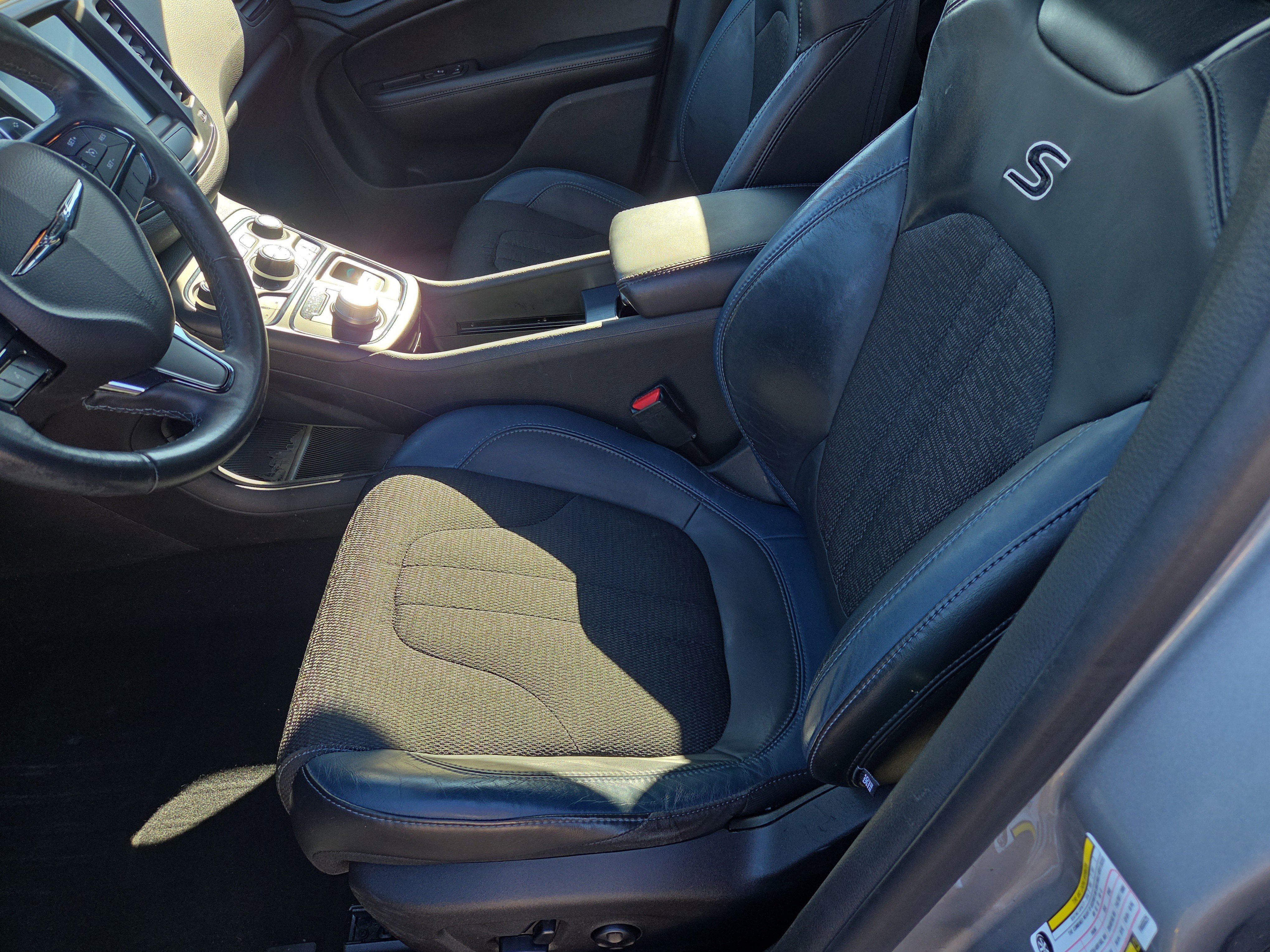 Used 2015 Chrysler 200 S w/ Navigation & Sound Group I image 5