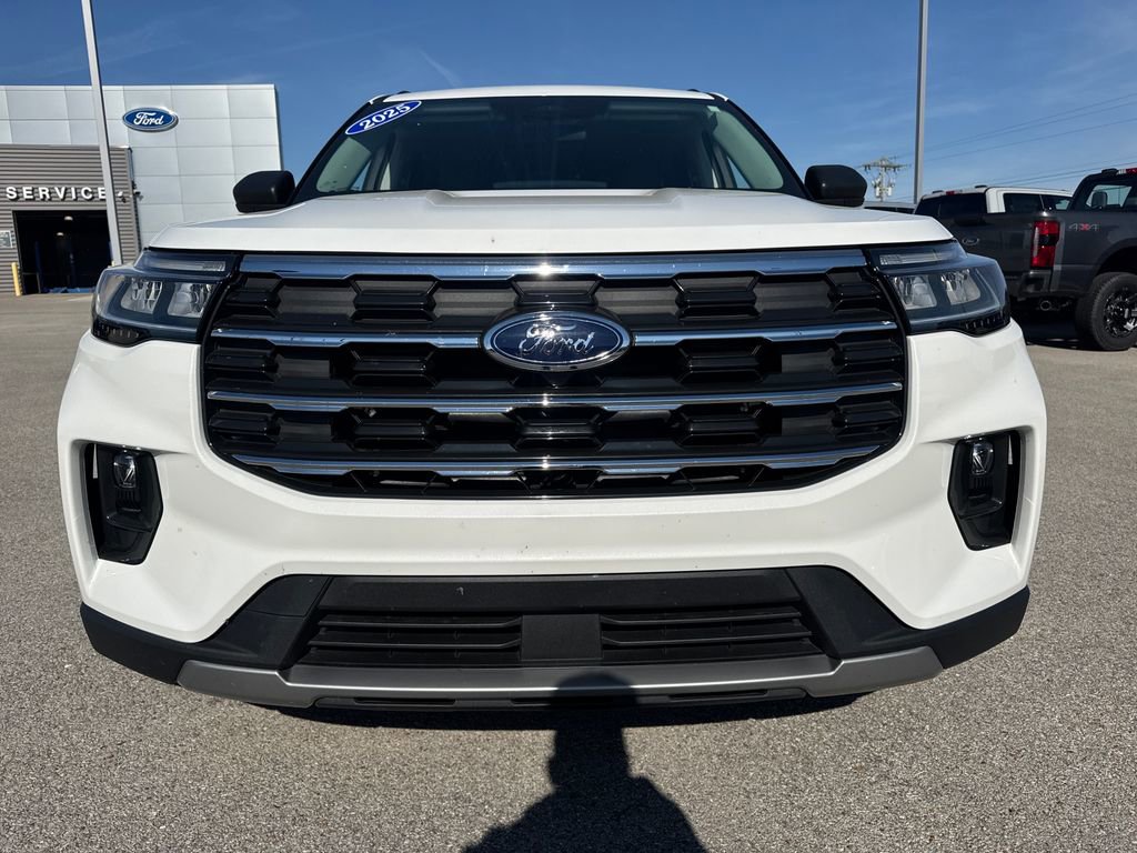 Used 2025 Ford Explorer Active w/ Active Comfort Package AWD/4WD image 9