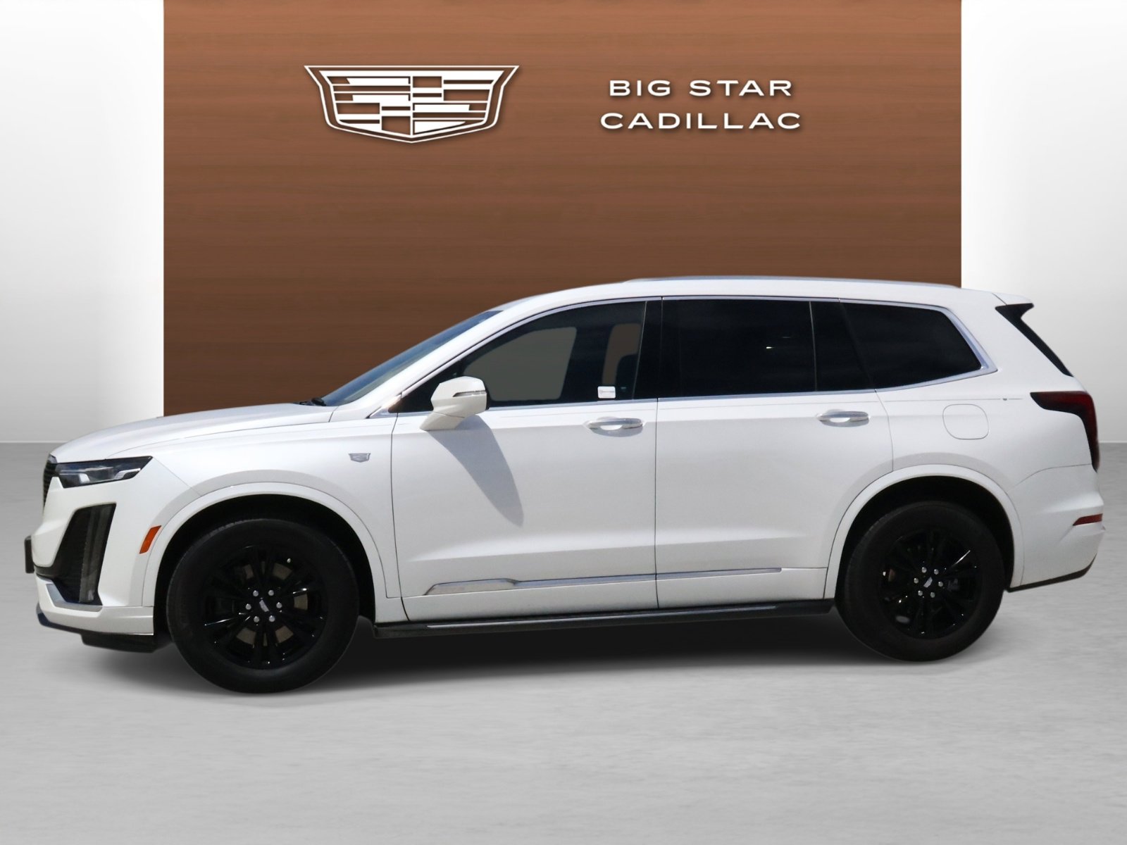 Certified 2023 Cadillac XT6 Luxury FWD image 2