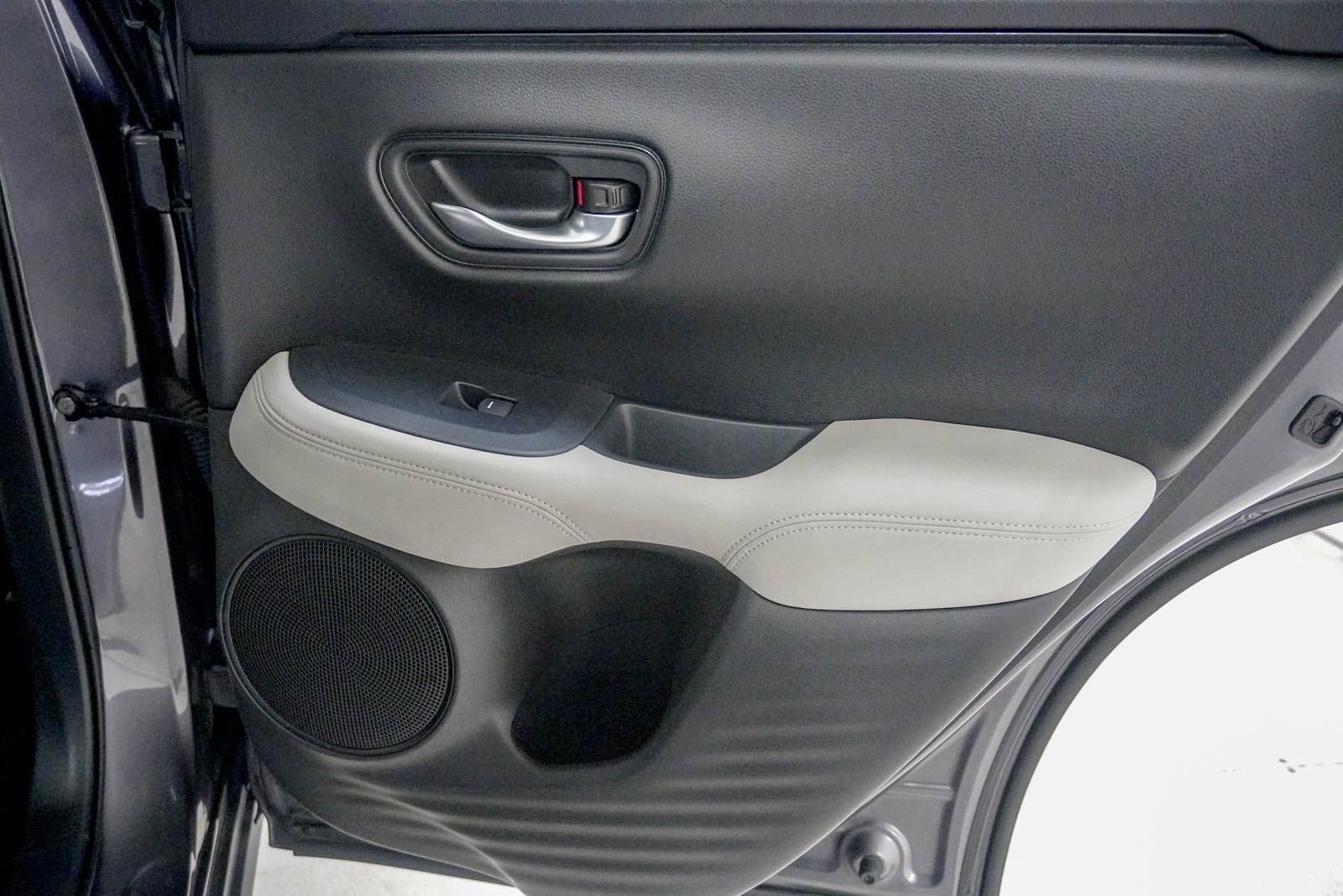 Certified 2024 Honda HR-V LX image 31