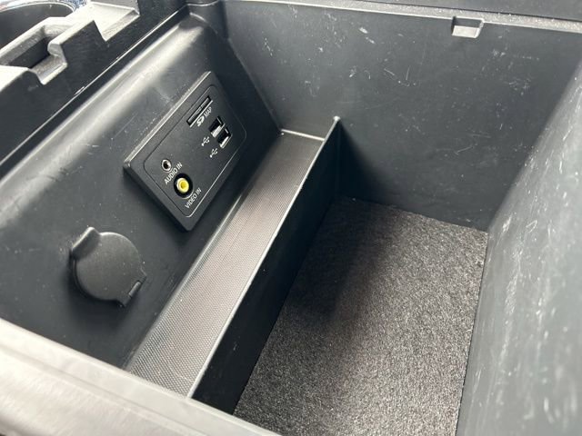 Used 2020 Nissan Pathfinder Platinum FWD image 38