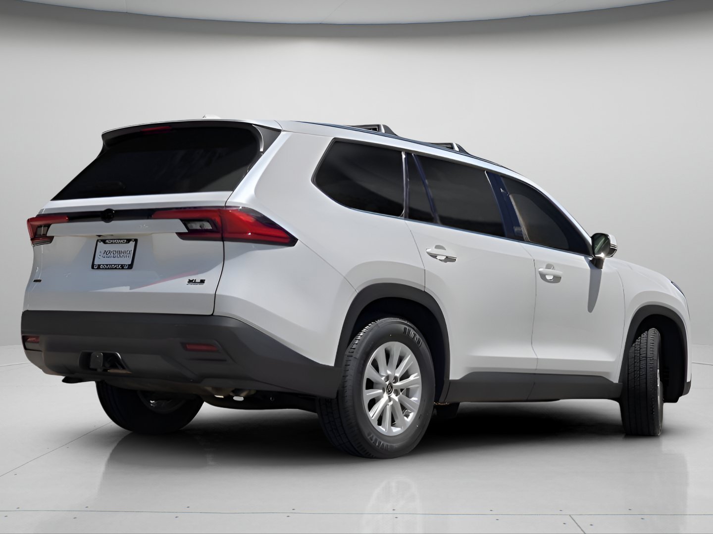 Used 2024 Toyota Grand Highlander AWD image 18